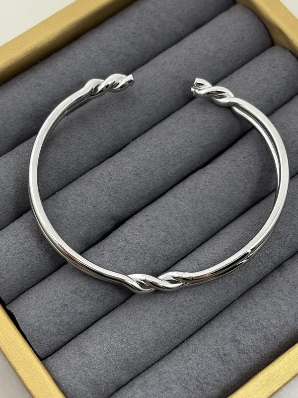 Браслет несомкнутый